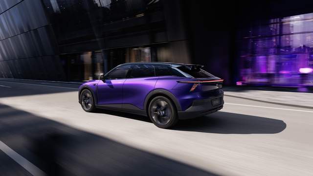 极越01全系下调3万 最低起售价仅21.99万