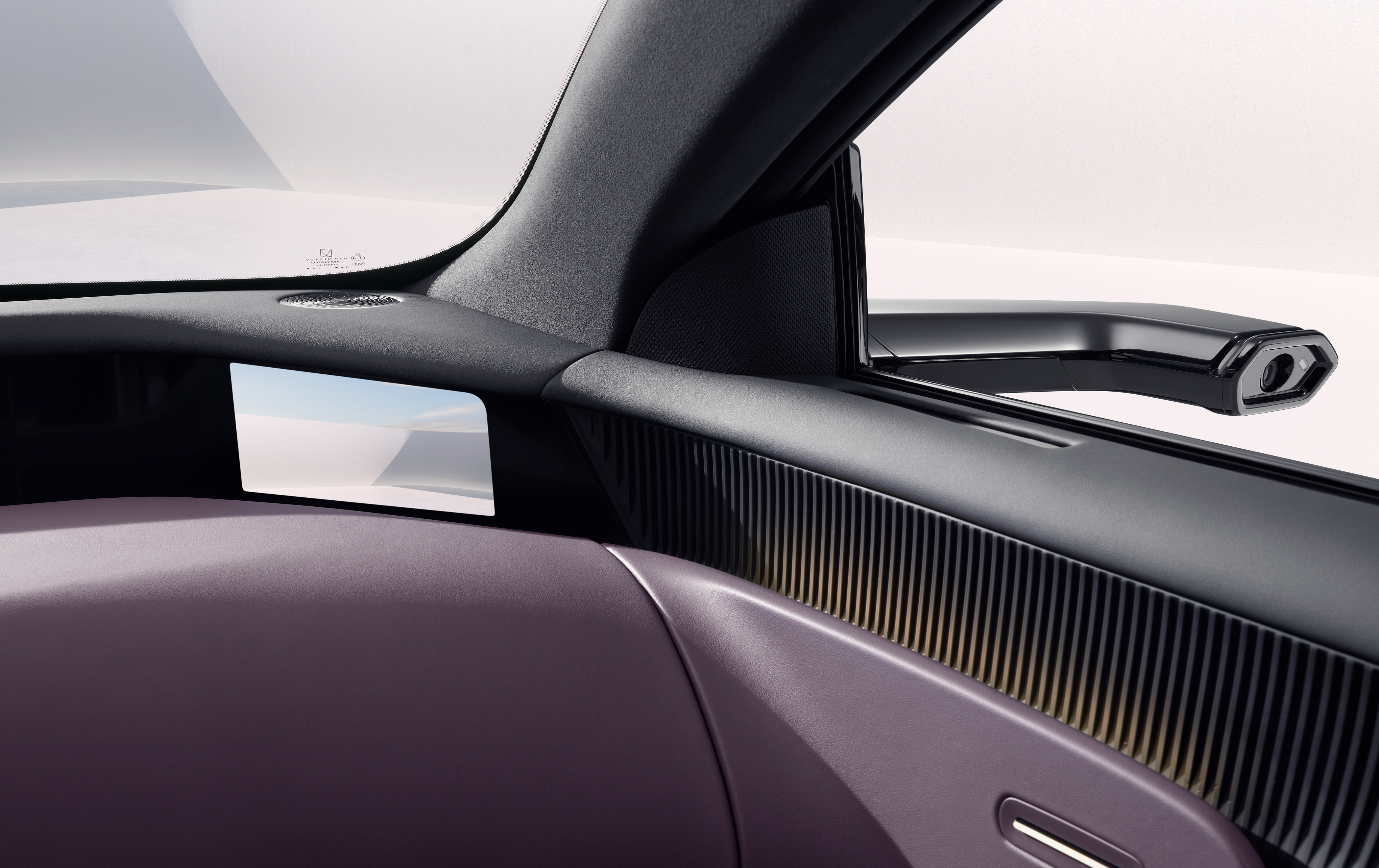 阿维塔首款轿跑BBA老家发布：华为智能加持，取消传统后视镜