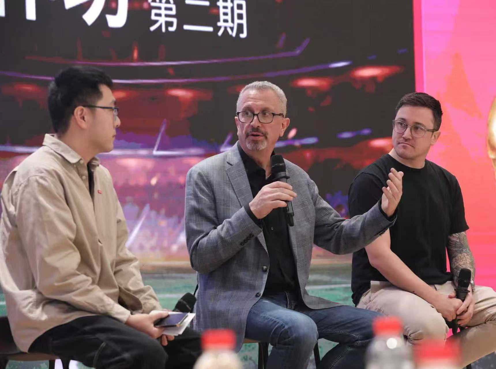 原来世界杯比赛还能这么看?AI让球场座位变“超级看台” 原来世界杯比赛还能这么看?AI让球场座位变“超级看台”