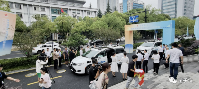 无人出租驶入杭州市中心，AutoX获100张自动驾驶牌照