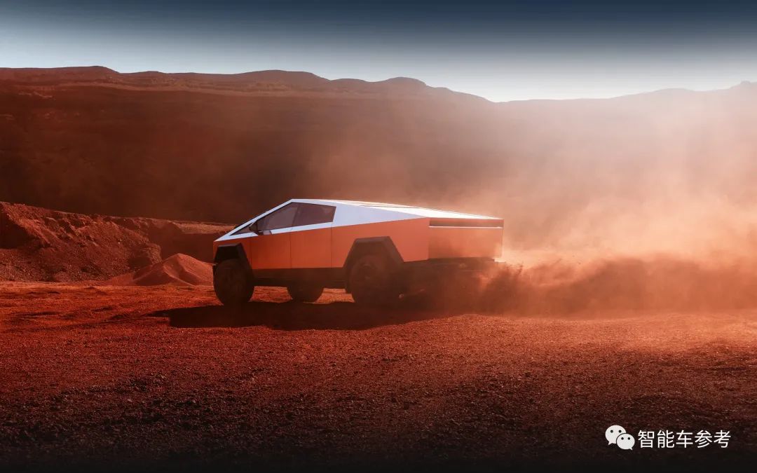 43万元！马斯克亲自交付赛博皮卡，首发线控转向，能拖挂5吨重物，加速秒掉保时捷