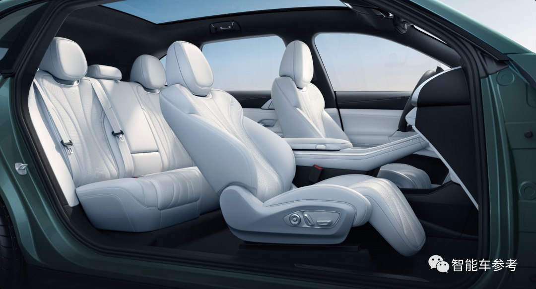 26万的小鹏G9，同样爆款，同样起死回生