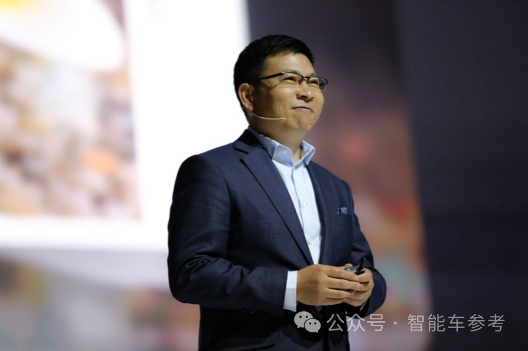 中国首个！极越CEO 200公里直播秀纯视觉智驾，占用网络量产上车