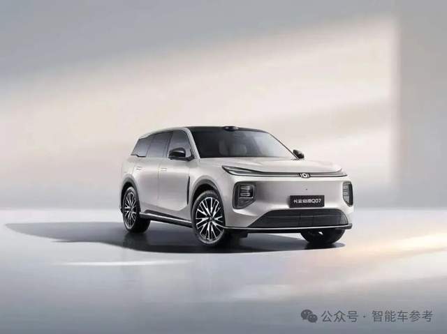 从无图到轻图，大模型时代，图商的新角逐