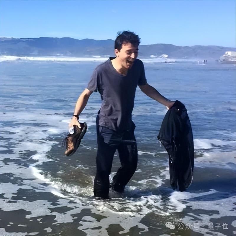 OpenAI连丢3高管,光杆司令奥特曼紧急扶持华人上位!半年流失15员大将