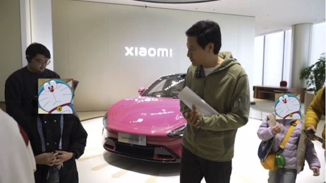 雷军周末无休验收小米「车位到车位」，全程直播，放话2025再投35亿站稳第一梯队
