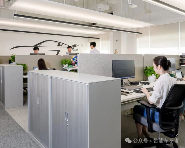 保时捷来华“补课”:首个海外研发中心落地上海,最新技术方案明年上车