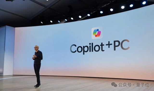 OpenAI被曝帮苹果Siri换脑，微软急了：CEO约谈奥特曼