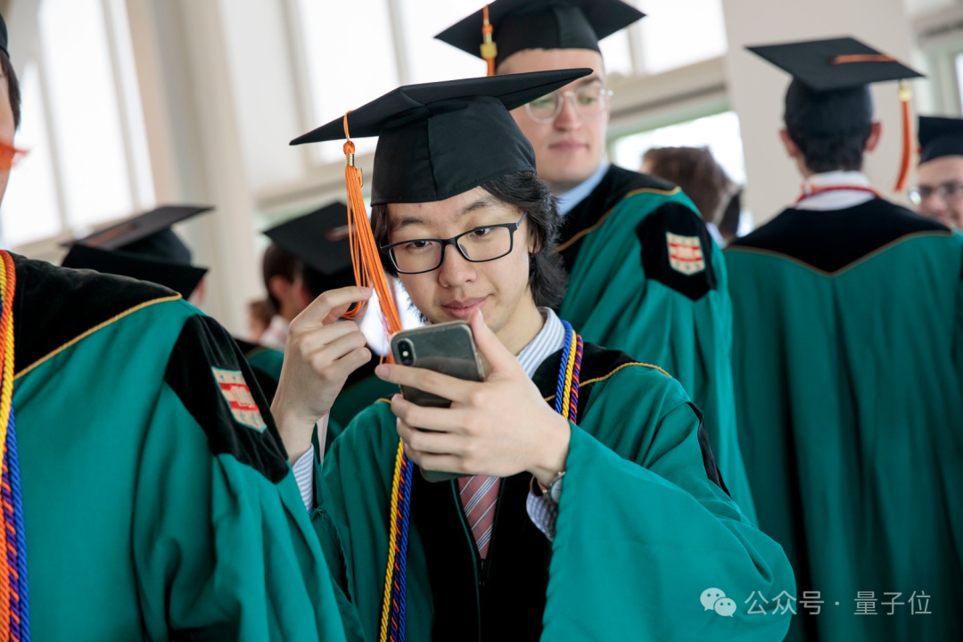 何恺明MIT两名新弟子曝光:首次有女生入组,另一位是FNO发明者,均为华人 何恺明MIT两名新弟子曝光:首次有女生入组,另一位是FNO发明者,均为华人