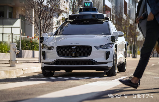 Waymo认栽召回!搞不定校车难题,被抓到19次非法超车