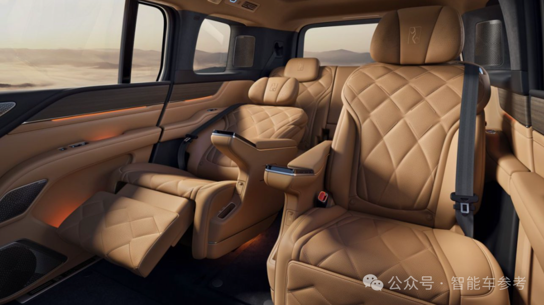 比亚迪全新豪车128万开卖，车标24K真金，“80%老车主是企业家”