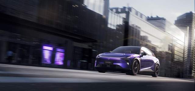 极越01全系下调3万 最低起售价仅21.99万