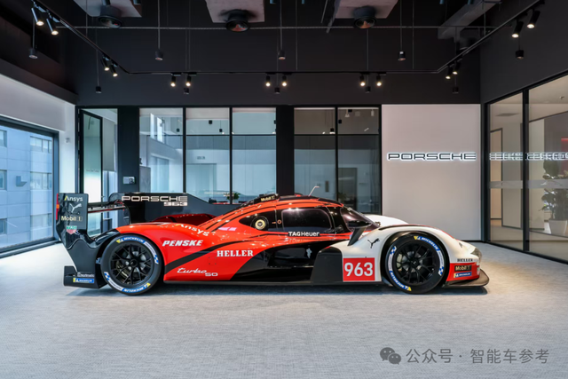 保时捷来华“补课”:首个海外研发中心落地上海,最新技术方案明年上车