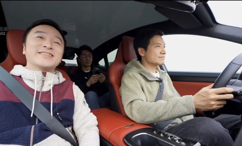 雷军周末无休验收小米「车位到车位」，全程直播，放话2025再投35亿站稳第一梯队