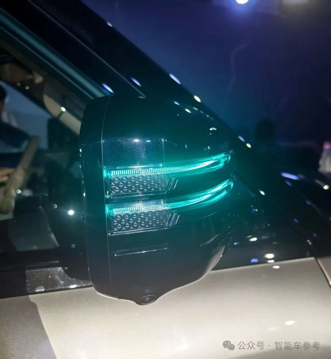 比亚迪全新豪车128万开卖，车标24K真金，“80%老车主是企业家”