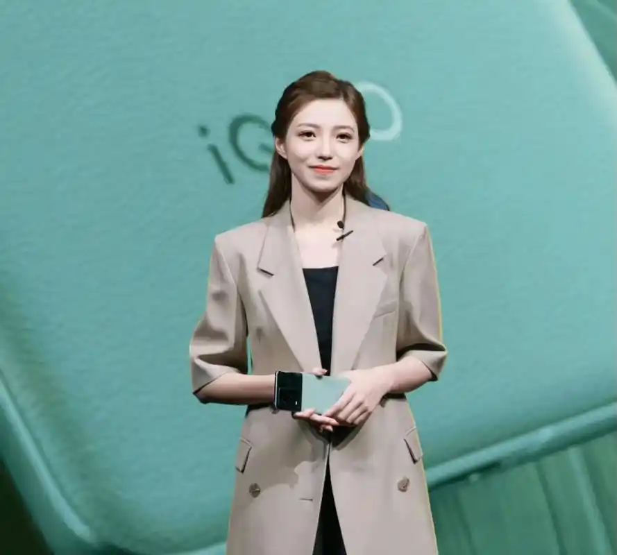 “最美产品经理”宋紫薇，创业AI硬件首款产品曝光