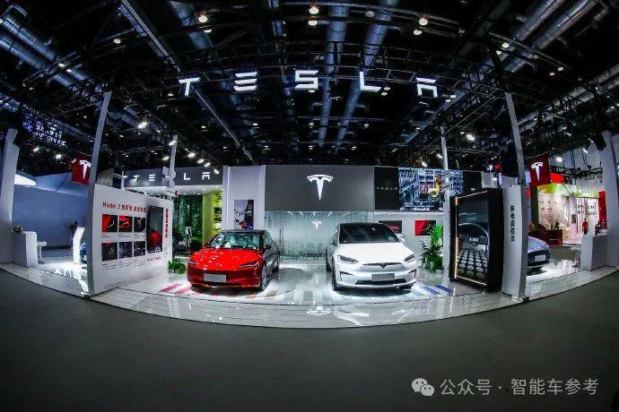 特斯拉FSD V12在美推送！AI算法黑箱端到端控制，摒弃人类规则程序