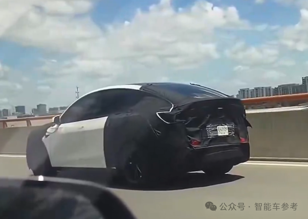 六座Model Y L最新爆料：后排4座都可折叠，全部放倒可当“货厢”