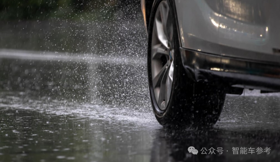 Robotaxi逐鹿香港上市,小马和文远同日公告了