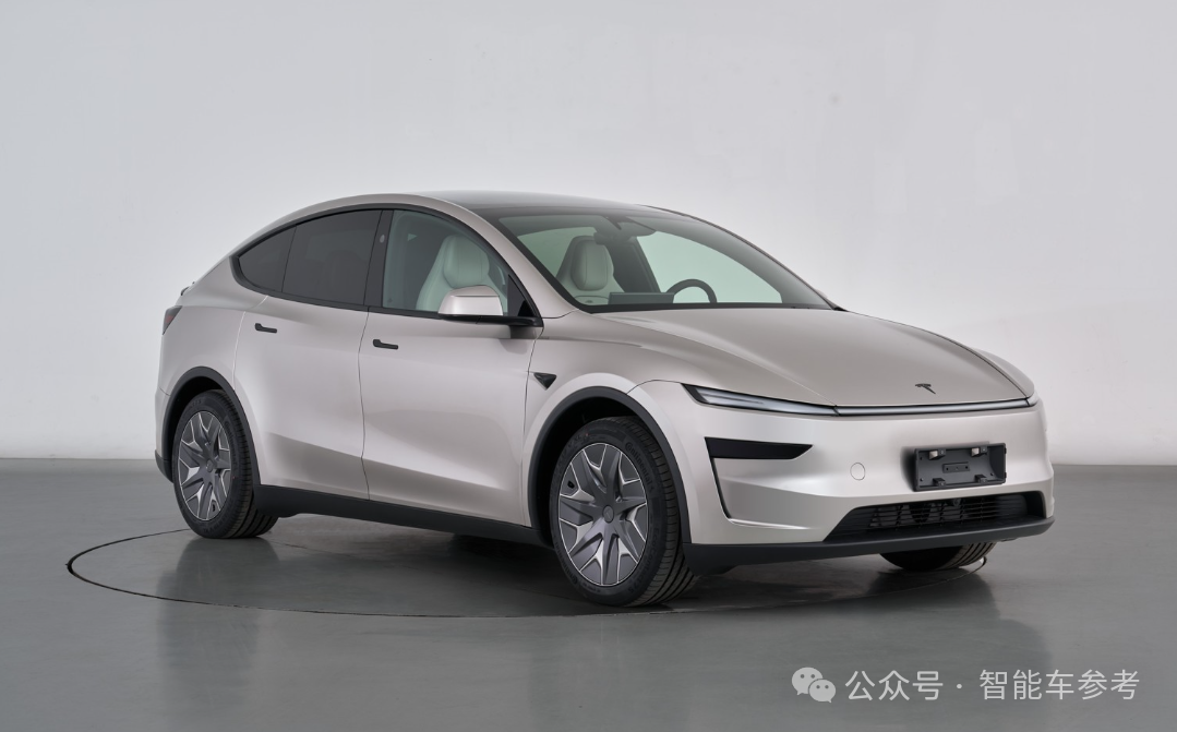 六座Model Y L最新爆料：后排4座都可折叠，全部放倒可当“货厢”