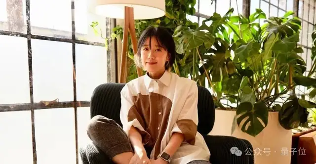 她们估值840亿，刚发了第一个AI成果