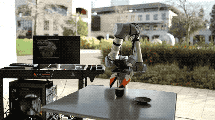 人类沦为工具人！斯坦福机器人“吸星大法”：从演示中转移技能，400美元打破训练数据悖论