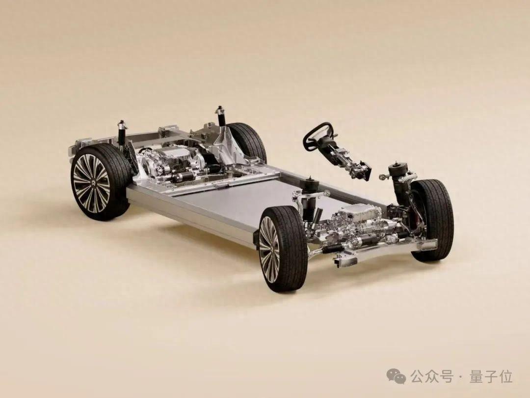 国产底盘约战奔驰S级,结果太让人意外了...